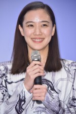 映画『ロマンスドール』完成披露試写会に登場した蒼井優