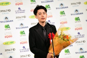 第44回報知映画賞表彰式に登場した成田凌