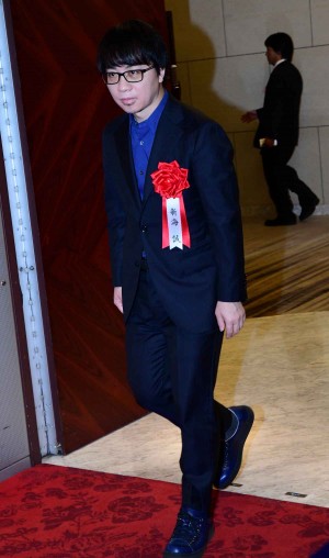 第44回報知映画賞表彰式に登場した新海誠監督