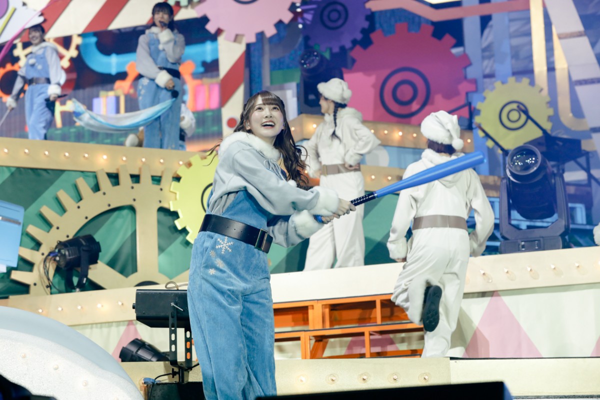 日向坂46、かわいすぎるサンタ衣装で4万人魅了「ひなくり2019」