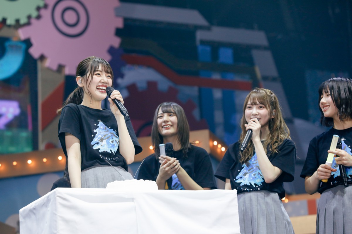 日向坂46、かわいすぎるサンタ衣装で4万人魅了「ひなくり2019」