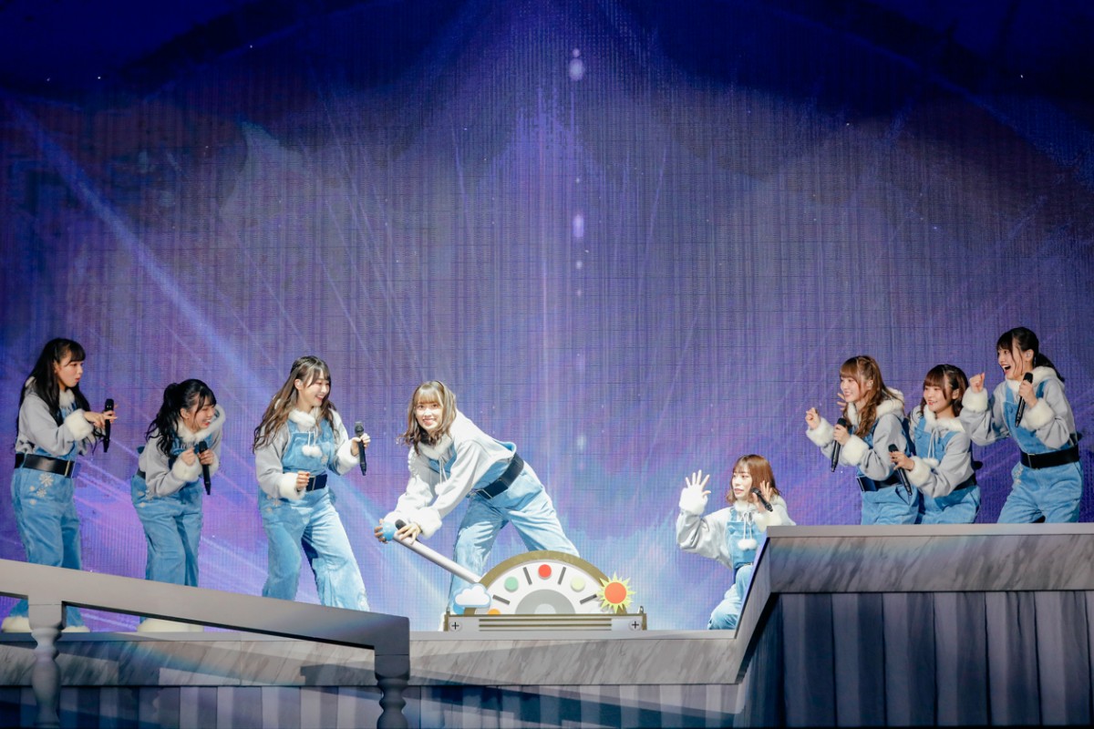 日向坂46、かわいすぎるサンタ衣装で4万人魅了「ひなくり2019」