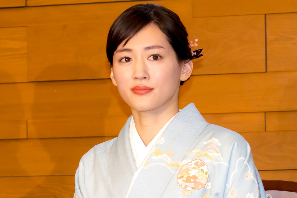 綾瀬はるか、久々の“ぎぼむす”撮影に「頭の先から爪先まで緊張感がありました」