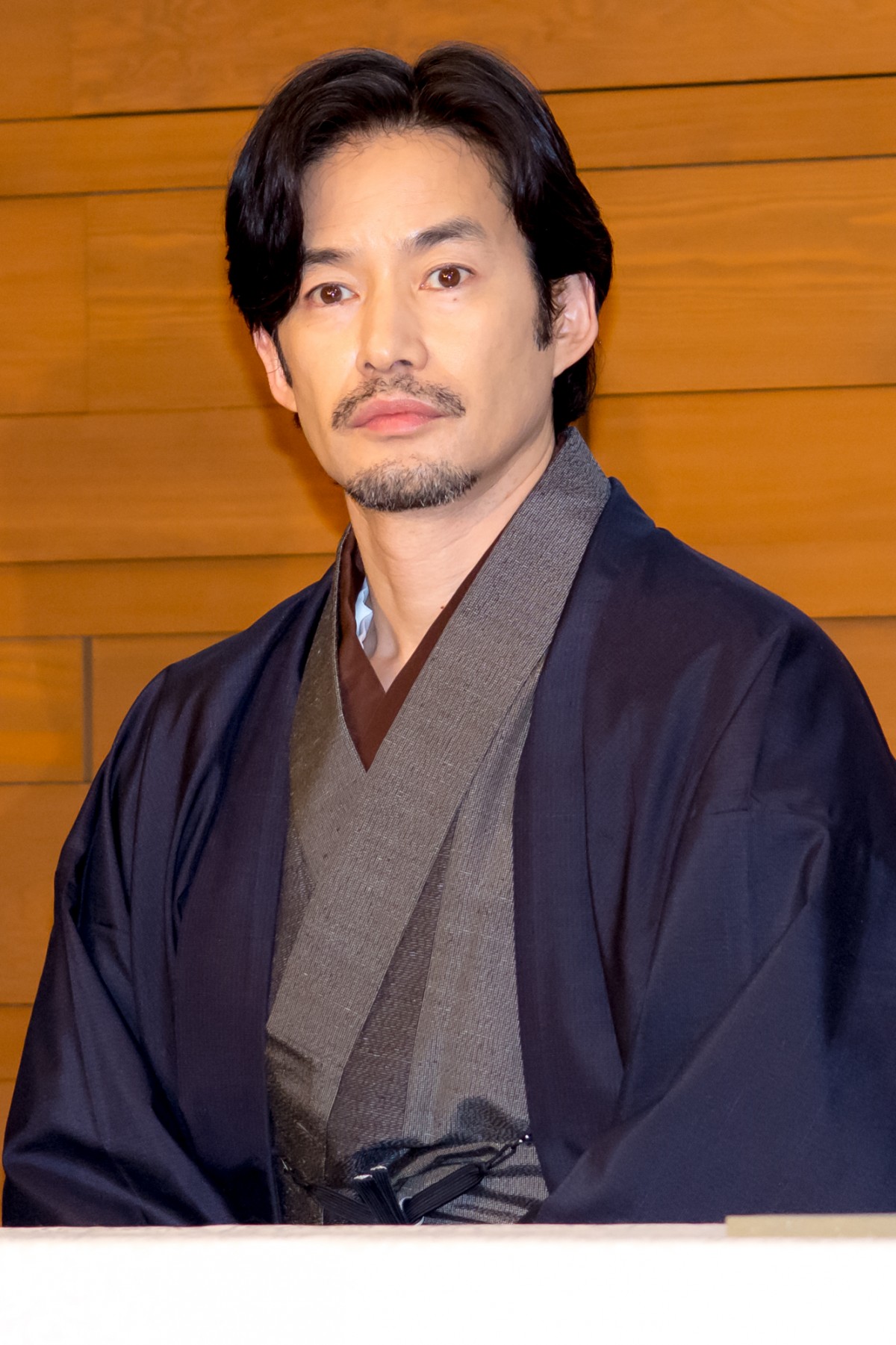 綾瀬はるか、久々の“ぎぼむす”撮影に「頭の先から爪先まで緊張感がありました」