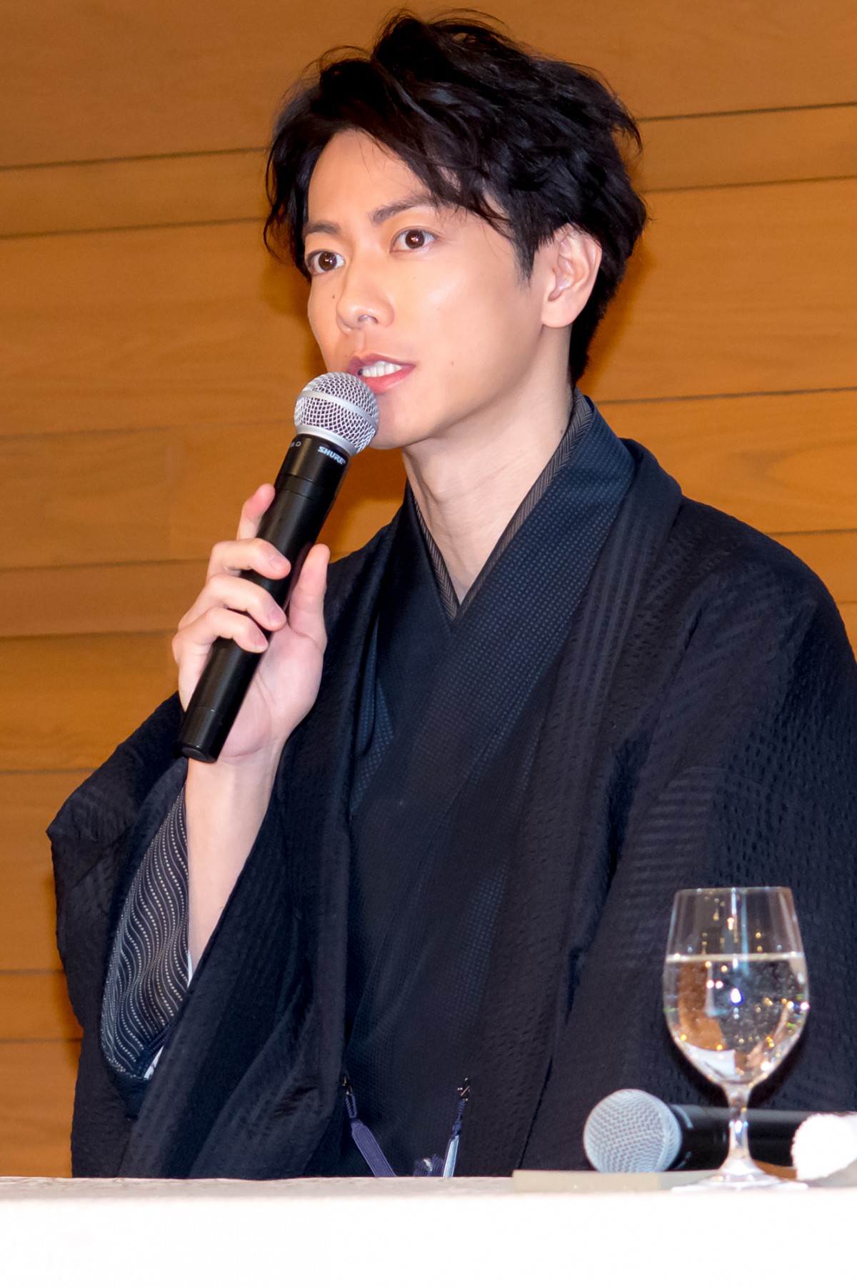 綾瀬はるか、久々の“ぎぼむす”撮影に「頭の先から爪先まで緊張感がありました」