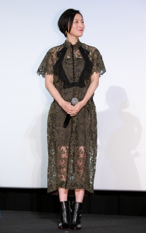 映画『太陽の家』完成披露舞台あいさつに登場した広末涼子