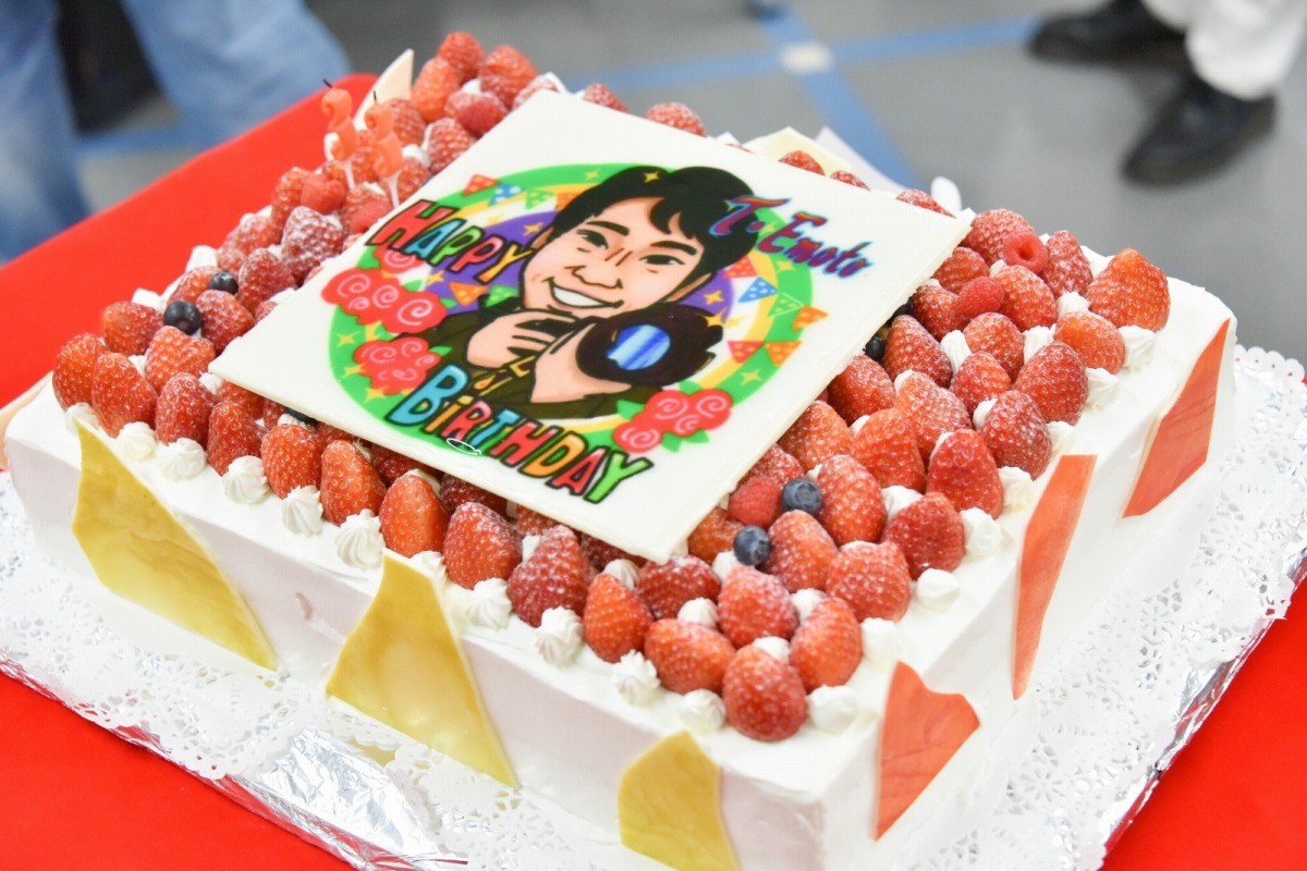 『知らなくていいコト』吉高由里子、柄本佑の誕生日をサプライズケーキで祝福