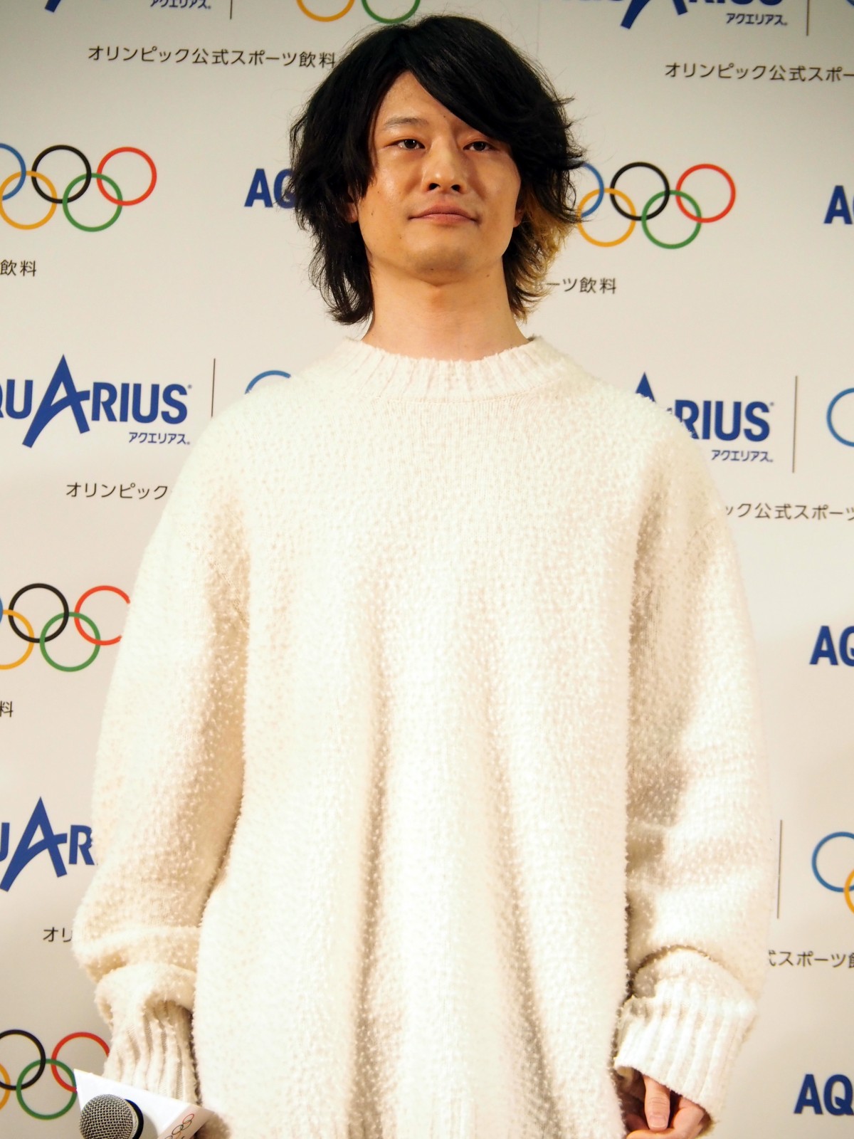 ［ALEXANDROS］、中学校サプライズ訪問に大歓声　五輪聖火リレーランナー決定発表