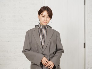 ドラマ『ランチ合コン探偵 ～恋とグルメと謎解きと～』山本美月インタビューカット