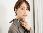 ドラマ『ランチ合コン探偵 ～恋とグルメと謎解きと～』山本美月インタビューカット