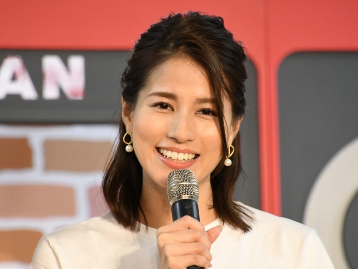 永島優美アナが29歳！ 『めざまし』ファミリーが“ミュージカル感MAX”なショットで祝福