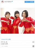 Perfumeのものまねに挑戦する永島優美アナ（左）　※「永島優美（フジテレビ）」インスタグラム