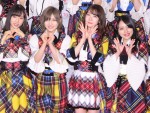 『紅白歌合戦』囲み取材に出席したAKB48