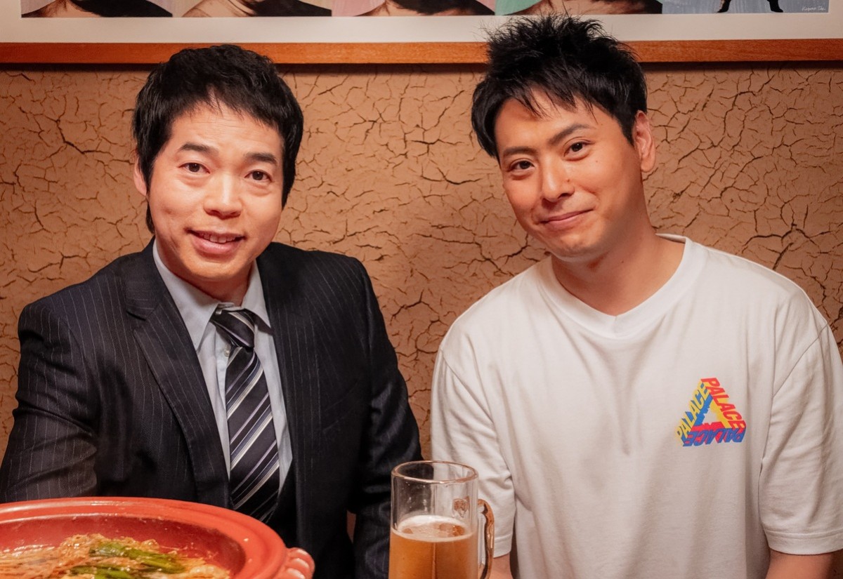 映画『八王子ゾンビーズ』メイキングカット(左から)今田耕司、主演の山下健二郎