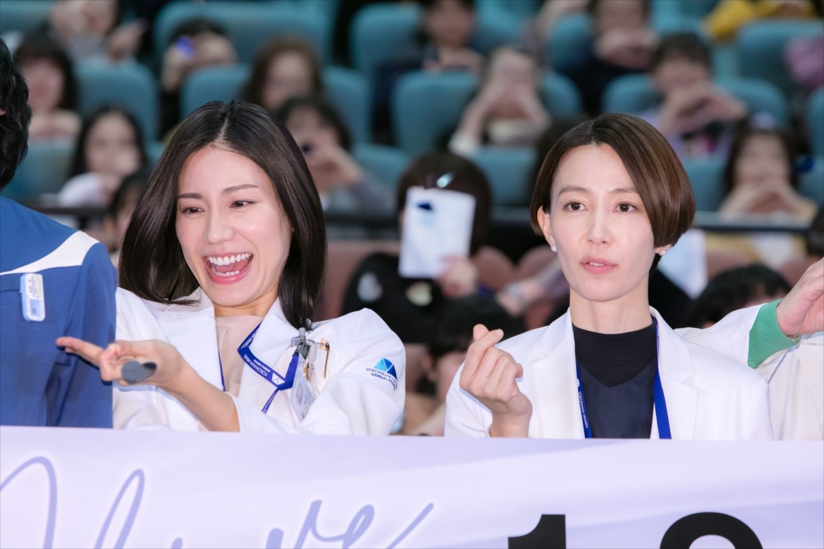 松下奈緒＆木村佳乃、美しい“女医”姿で登場　『アライブ』で14年ぶり共演