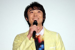 『映画 おかあさんといっしょ　すりかえかめんをつかまえろ！』プレミア上映会舞台あいさつに登場した小林よしひさ