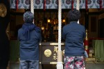 ドラマ24『コタキ兄弟と四苦八苦』イベントでの（左から）古舘寛治、滝藤賢一