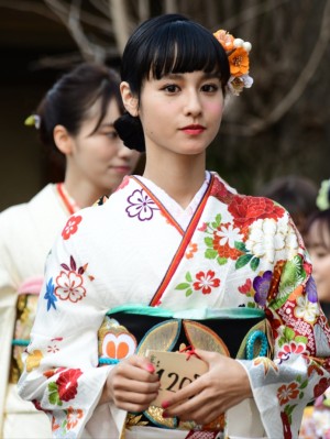 大幡しえり、エイベックス・マネジメント 新春 晴れ着撮影会に出席