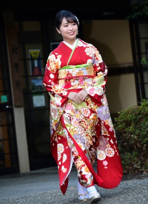 大原優乃、エイベックス・マネジメント 新春 晴れ着撮影会に出席