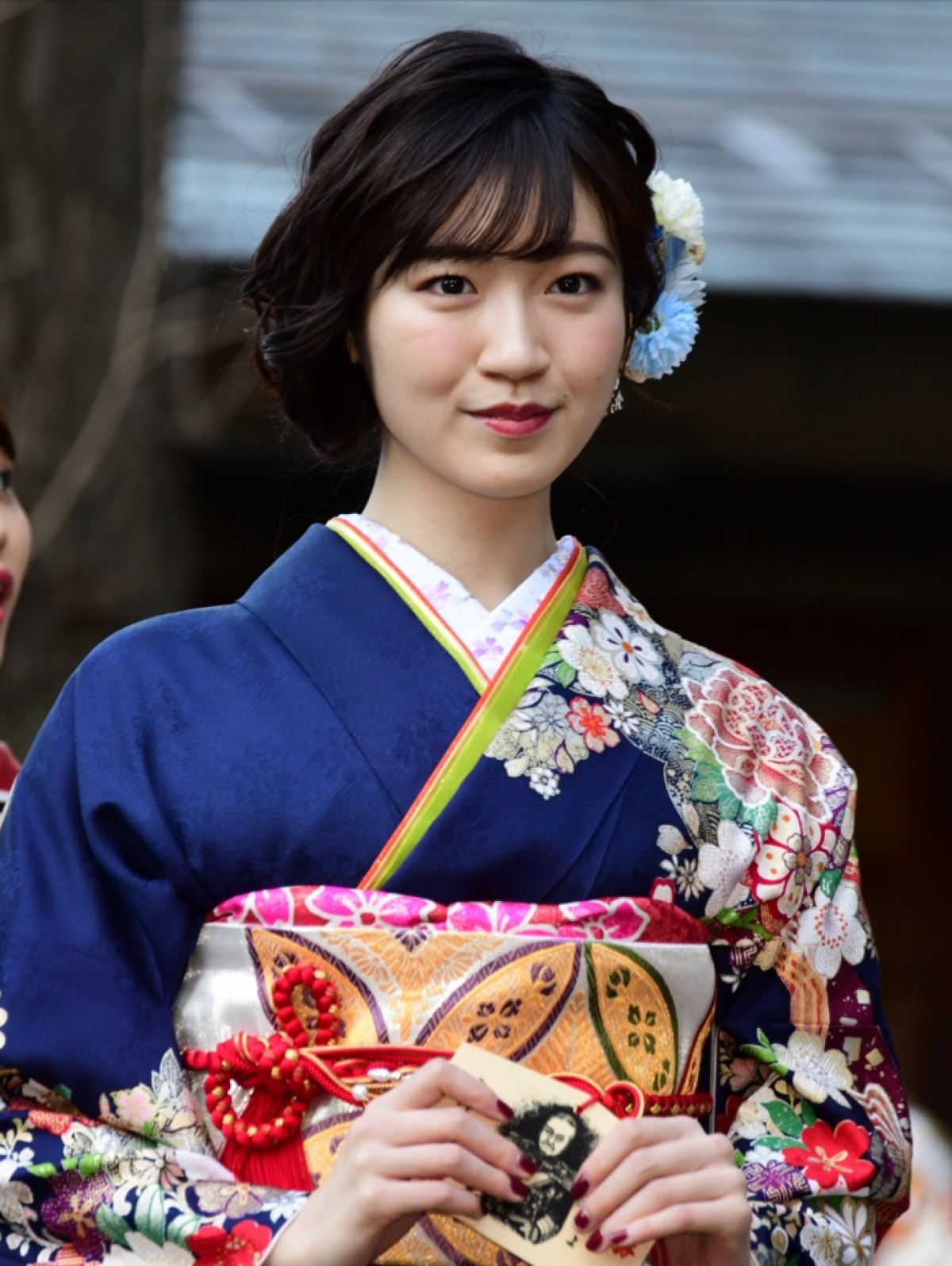 飯豊まりえ、今泉佑唯、浅川梨奈ら13人が艶やかな晴れ着姿を披露