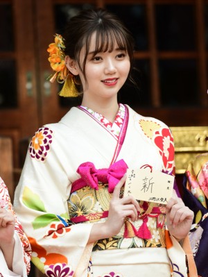 江野沢愛美、エイベックス・マネジメント 新春 晴れ着撮影会に出席
