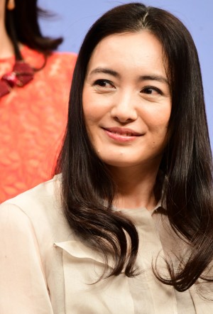 ドラマ『10の秘密』制作発表会見に登場した仲間由紀恵