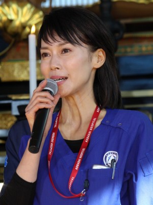 金曜ドラマ『病室で念仏を唱えない でください』制作発表会見に登場した中谷美紀