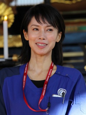 金曜ドラマ『病室で念仏を唱えない でください』制作発表会見に登場した中谷美紀