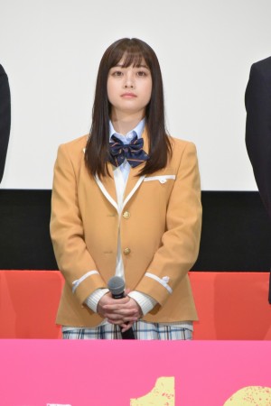 映画『シグナル100』完成披露会見に登場した橋本環奈