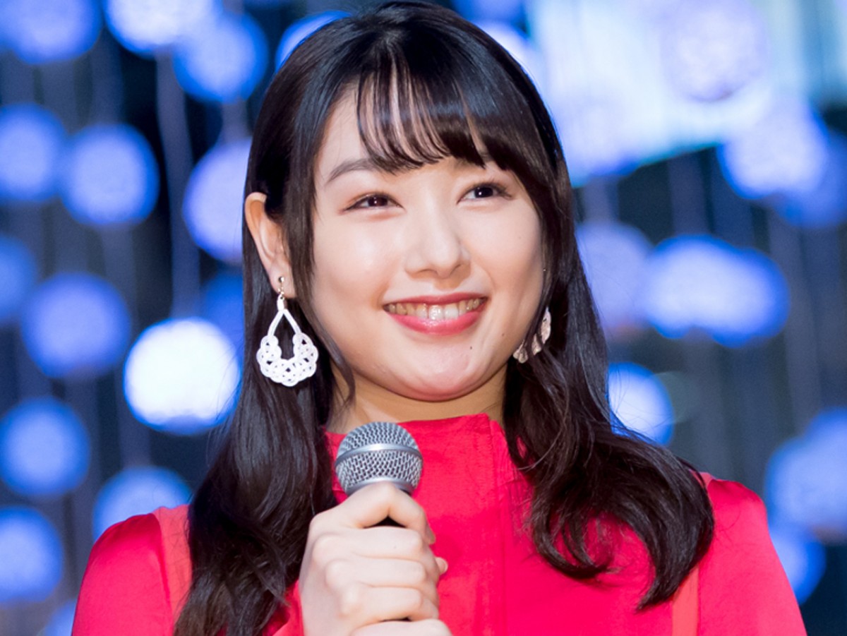 桜井日奈子、“猫の日”に愛猫と同じ表情「そっくり」「似てる」と反響