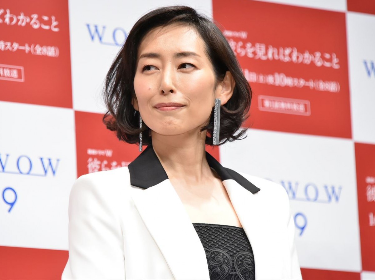 中山美穂、長野博からの「素敵」に「困ります」と赤面