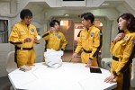 『ワケあって火星に住みました～エラバレシ4ニン～』第4話場面写真（左から）池田鉄洋、矢本悠馬、小野塚勇人、明日花キララ