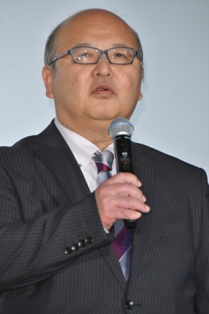 映画『カイジ ファイナルゲーム』初日舞台あいさつに登場した佐藤東弥監督