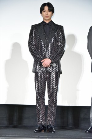 映画『カイジ ファイナルゲーム』初日舞台あいさつに登場した新田真剣佑