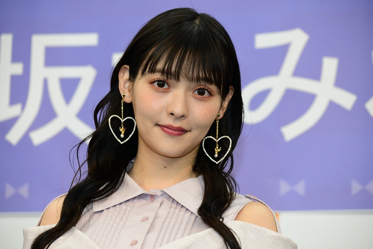 上坂すみれ、写真集お気に入りカットは「頑張って見ると、ちょっと裸に見える」