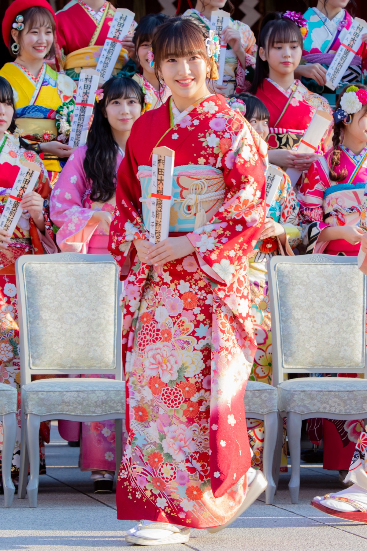 HKT48田島芽瑠ら、AKB48グループ新成人で振袖姿を披露 “令和出発世代”42名が出席
