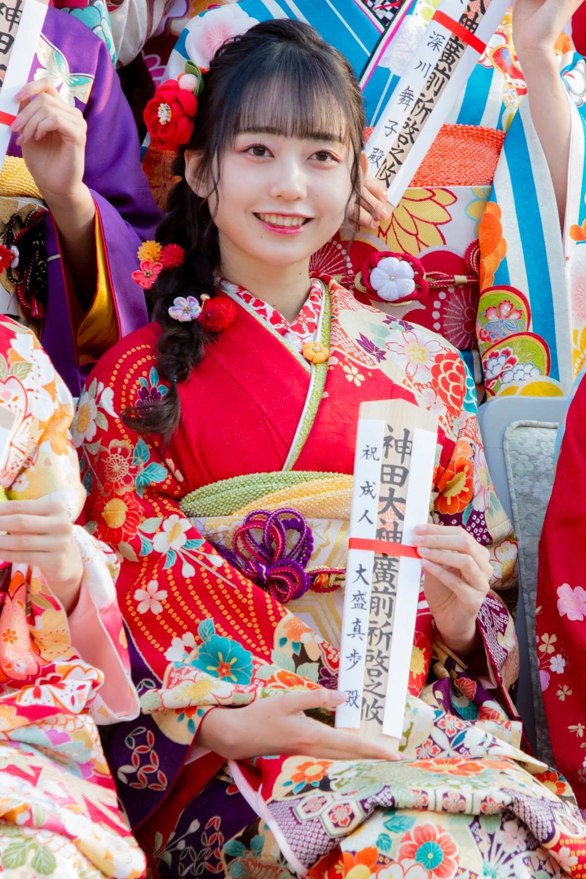 HKT48田島芽瑠ら、AKB48グループ新成人で振袖姿を披露 “令和出発世代”42名が出席