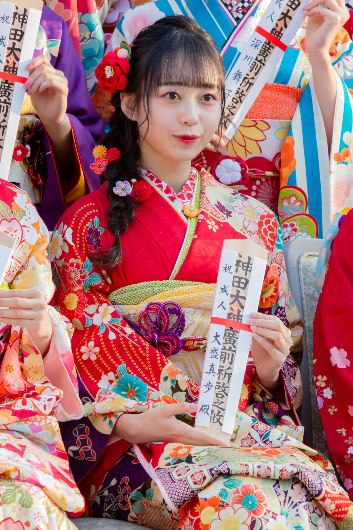 HKT48田島芽瑠ら、AKB48グループ新成人で振袖姿を披露 “令和出発世代”42名が出席