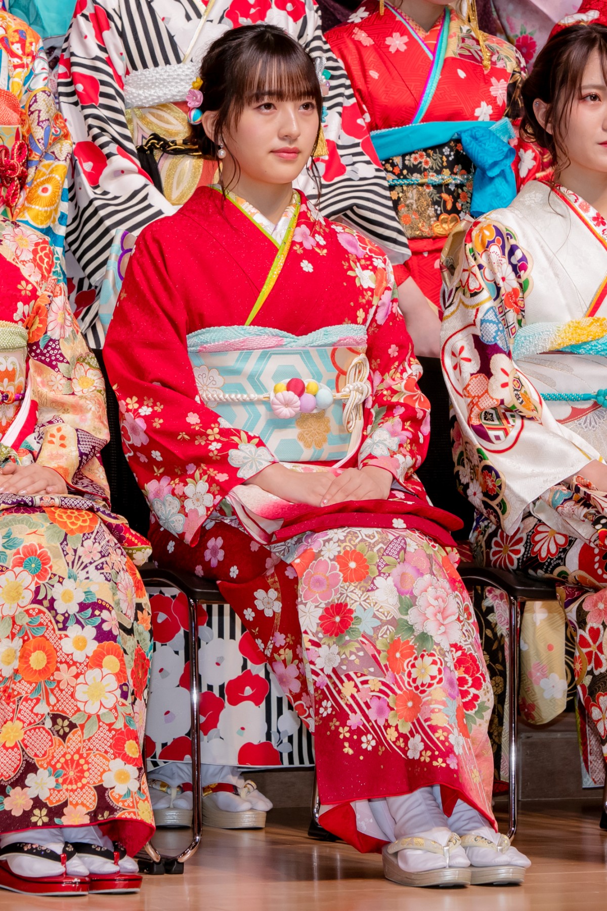 HKT48田島芽瑠ら、AKB48グループ新成人で振袖姿を披露 “令和出発世代”42名が出席