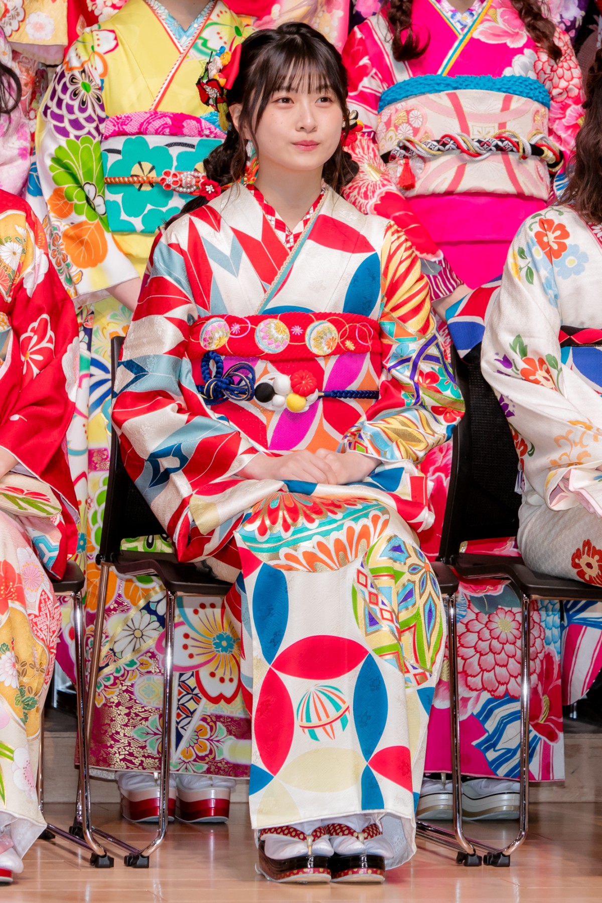 HKT48田島芽瑠ら、AKB48グループ新成人で振袖姿を披露 “令和出発世代”42名が出席