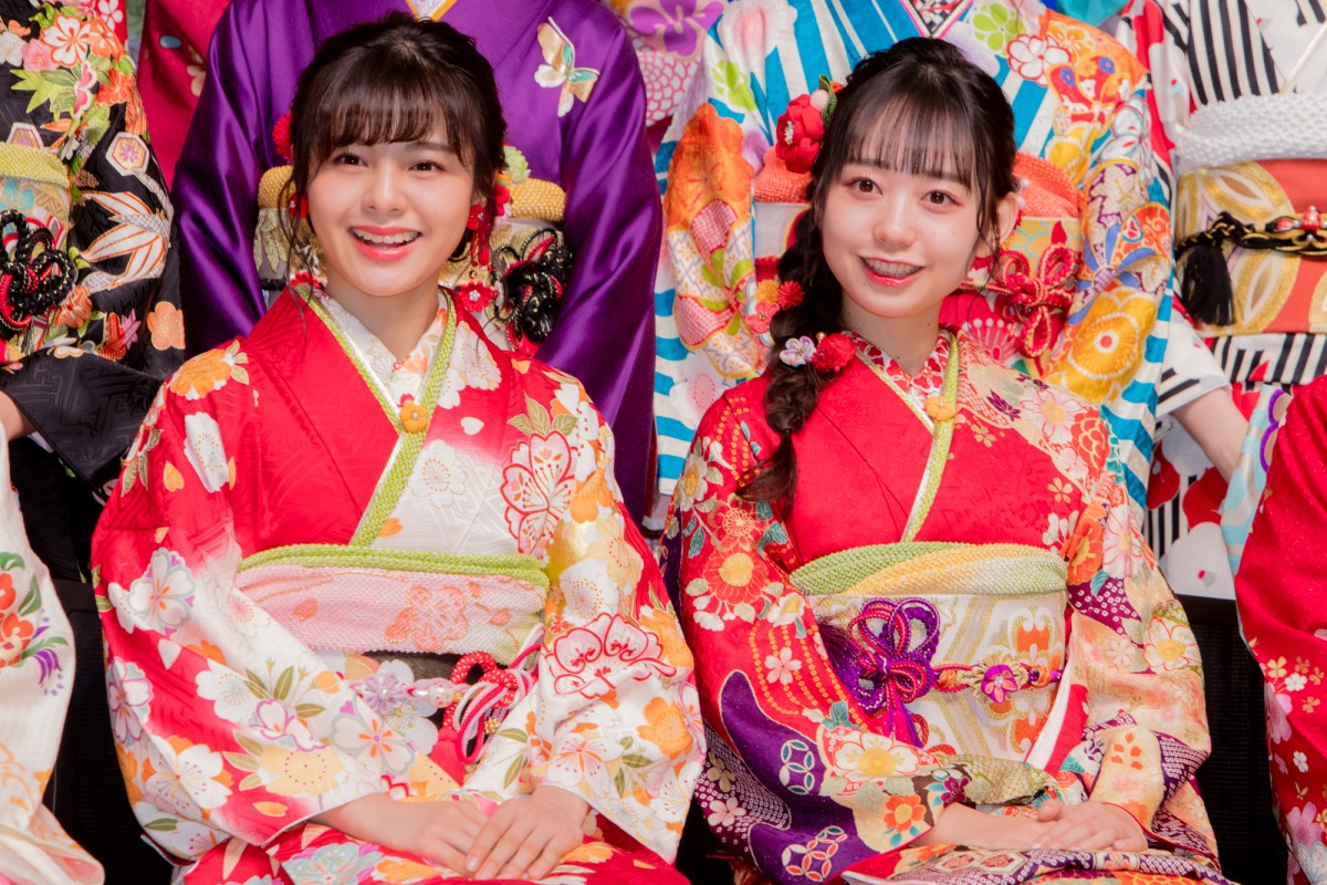 HKT48田島芽瑠ら、AKB48グループ新成人で振袖姿を披露 “令和出発世代”42名が出席