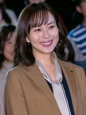 木曜ドラマ『ケイジとケンジ 所轄と地検の24時』トークイベントに登場した比嘉愛未