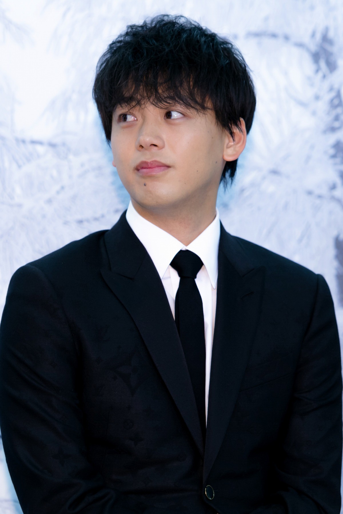 竹内涼真、まさかの“靴下”エピソードを暴露され苦笑い