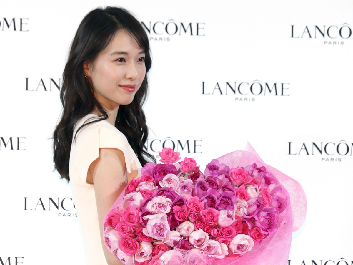 戸田恵梨香＆アマンダ・サイフリッドが美の競演！ “美しさ”について明かす