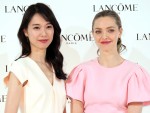 【写真】戸田恵梨香、輝く美しさ　ハリウッド女優と美の競演