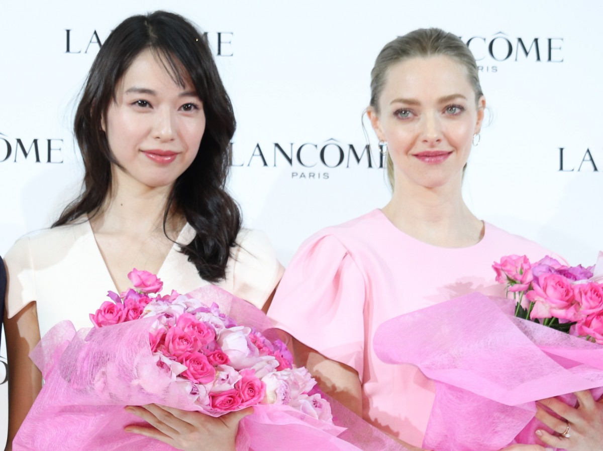 戸田恵梨香＆アマンダ・サイフリッドが美の競演！ “美しさ”について明かす