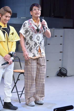 『魔進戦隊キラメイジャー』制作発表記者会見に登場した古坂大魔王