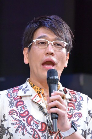 『魔進戦隊キラメイジャー』制作発表記者会見に登場した古坂大魔王