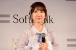 AKB48グループのVRライブ配信開始に関する記者発表会に登場したAKB48・柏木由紀