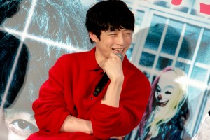 映画『仮面病棟』公開記念スペシャルイベントに登場した坂口健太郎